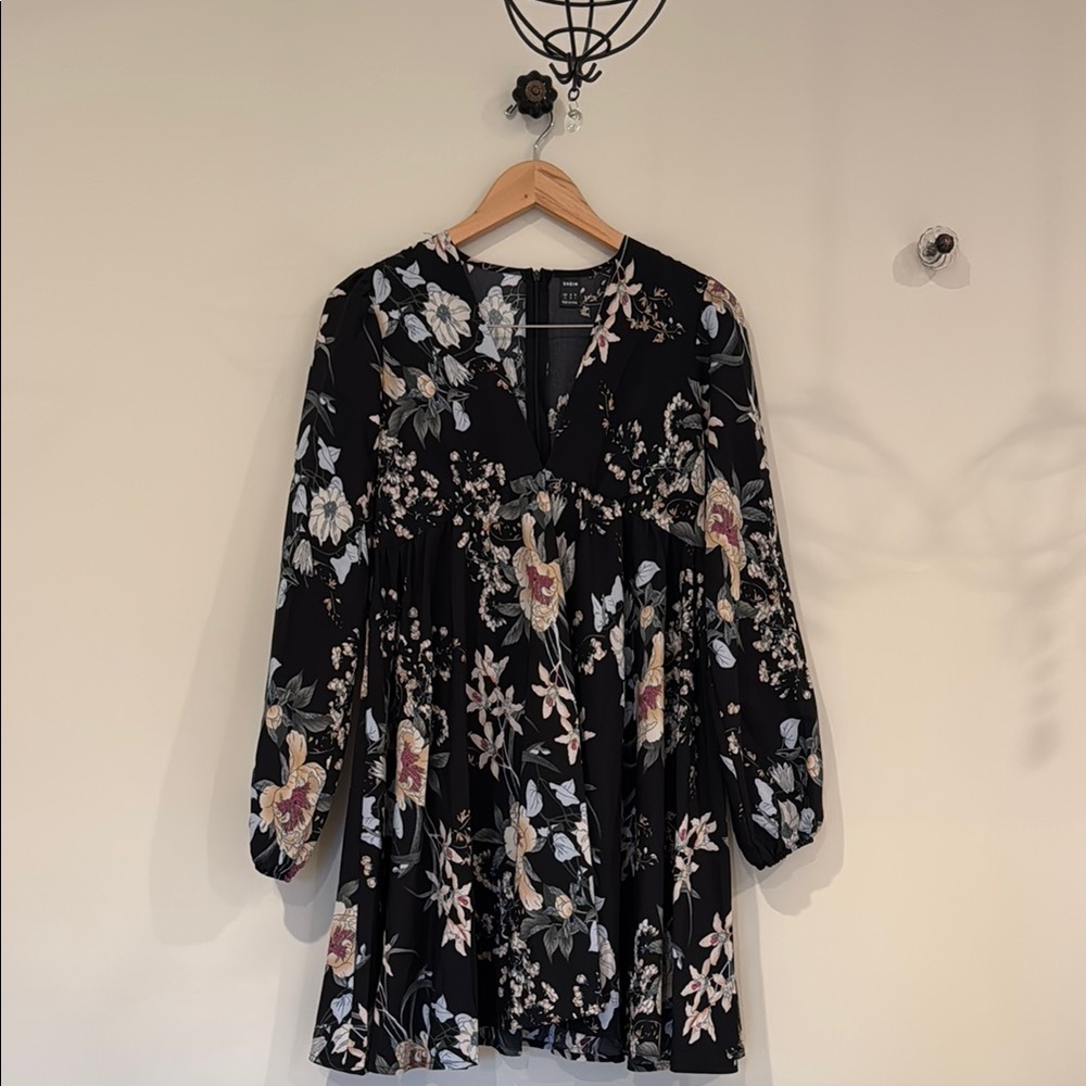 SHEIN Black Floral Long Sleeve Dress